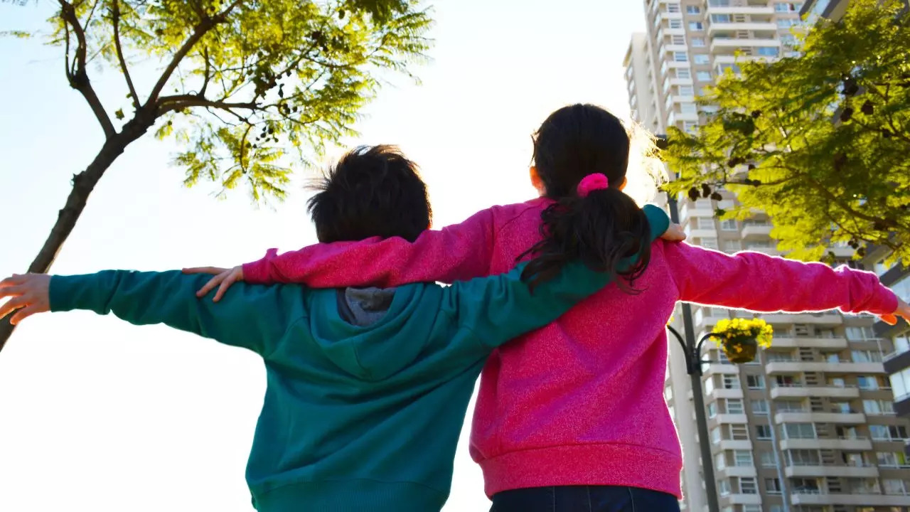 5 Benefits Of Having A Sibling