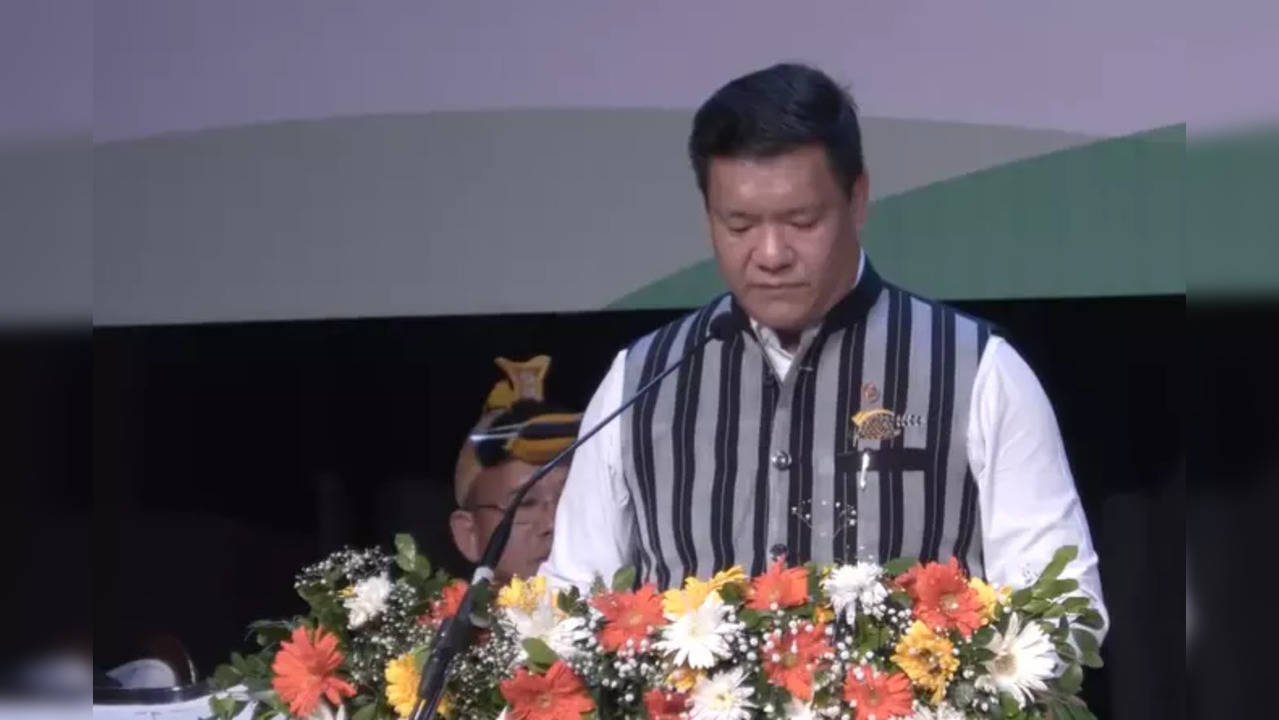 Pema Khandu takes oath.