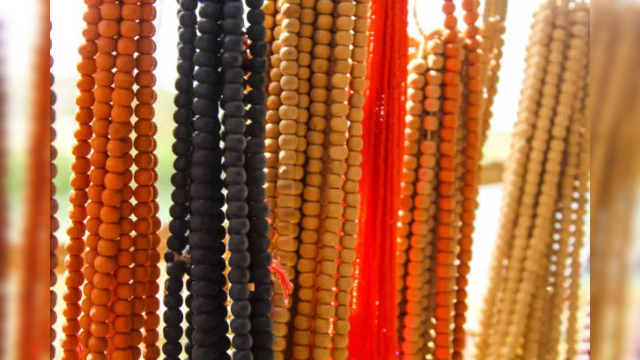 Benefits of wearing Tulsi Mala and who should not wear it