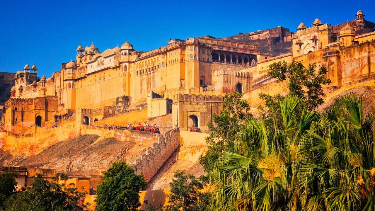 A Ropeway Could Soon Connect Rajasthan's Amber, Jaigarh & Nahargarh Forts. Credit: Canva