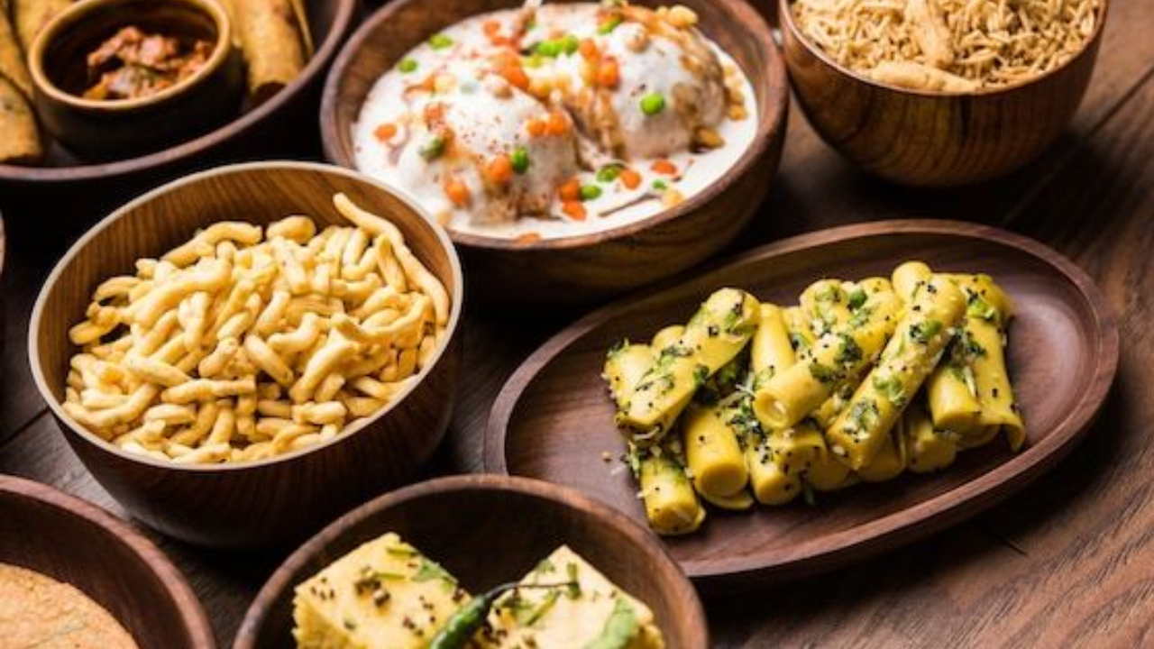 7 Non-Fried Healthy Gujarati Snacks For Summer Evenings