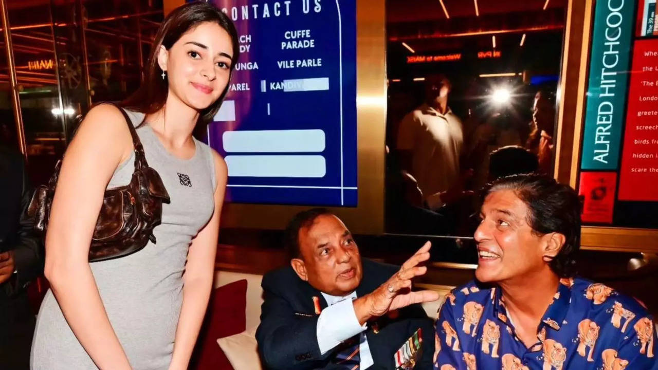 Ananya Panday, Dad Chunky DROP PIC With Real Chandu Champion, Murlikant Petkar: Absolutely Thrilling