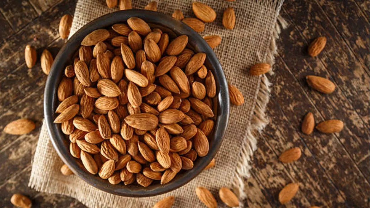 Why Having 3 Almonds Should Be A Part Of Your Early Morning Diet Regime?