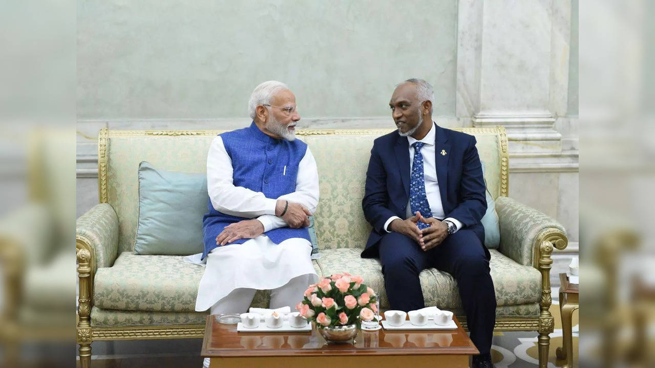 PM Modi with Maldivian President Mohamed Muizzu