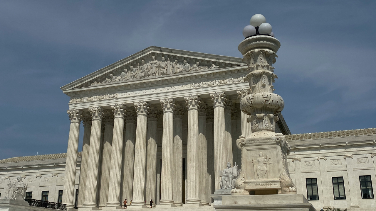 US Supreme Court Fenced For First Time Since Roe v Wade Ruling? Debunking Viral Claims