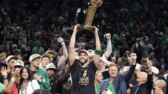 Boston Celtics Lift 18th NBA Title Defeat Dallas Mavericks 106-88 In Game 5