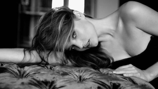 Miranda Kerrs Daring Pics Showcase Her Fearless Style