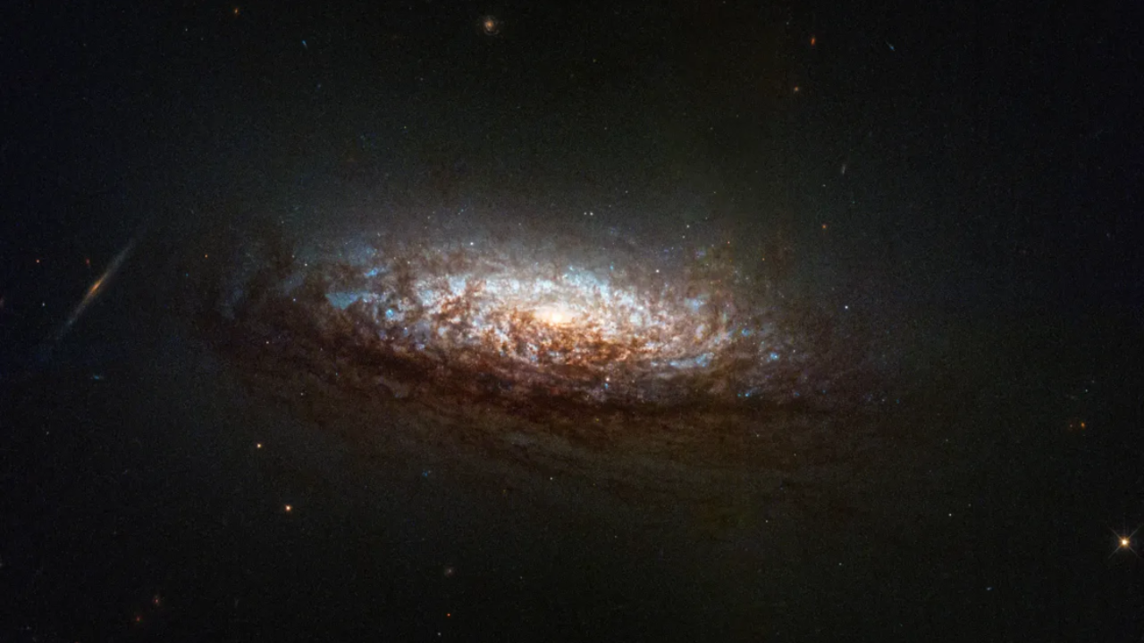NASA Hubble Space Telescope Captures galaxy NGC 1546