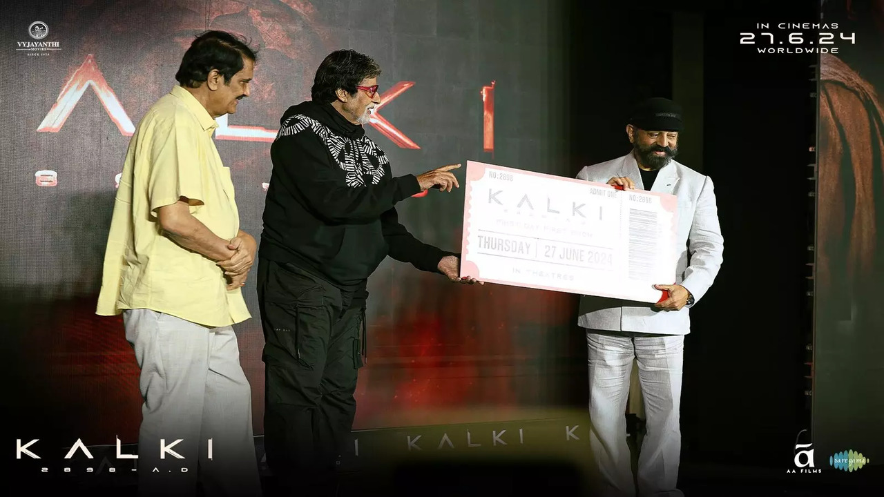 Amitabh Bachchan Gifts First Ticket To Kamal Haasan