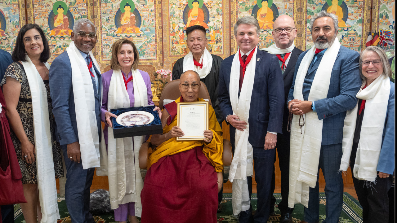 US lawmakers with Dalai Lama_Resolve Tibet Bill