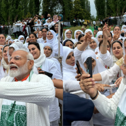 Yoga Day 2024 LIVE PM Modi Takes Selfie With School Students At SKICC Srinagar