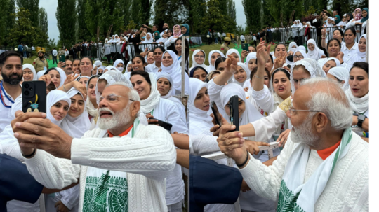 Yoga Day 2024 LIVE PM Modi Takes Selfie With School Students At SKICC Srinagar