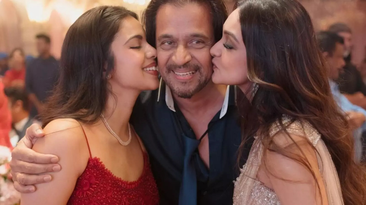 Arjun Sarja and his daughters