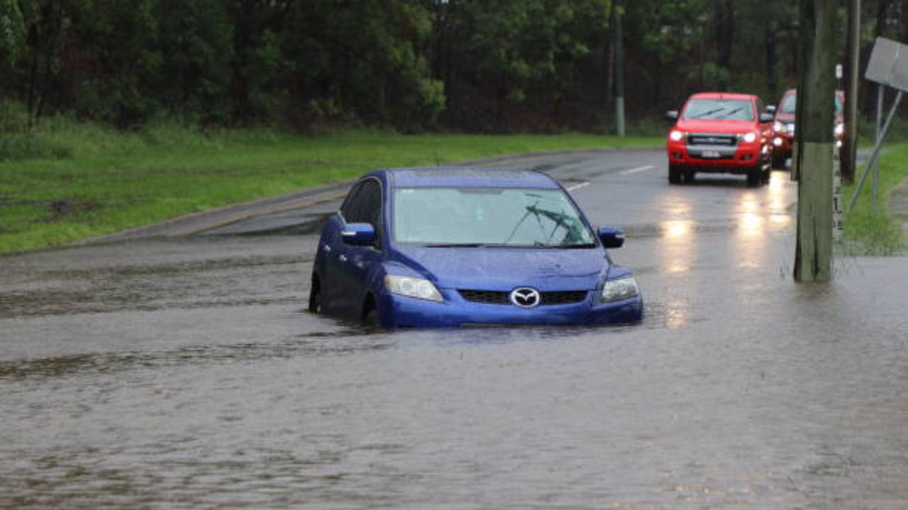 nh-10, deogram road in kalimpong flooded as teesta river overflows beyond danger mark