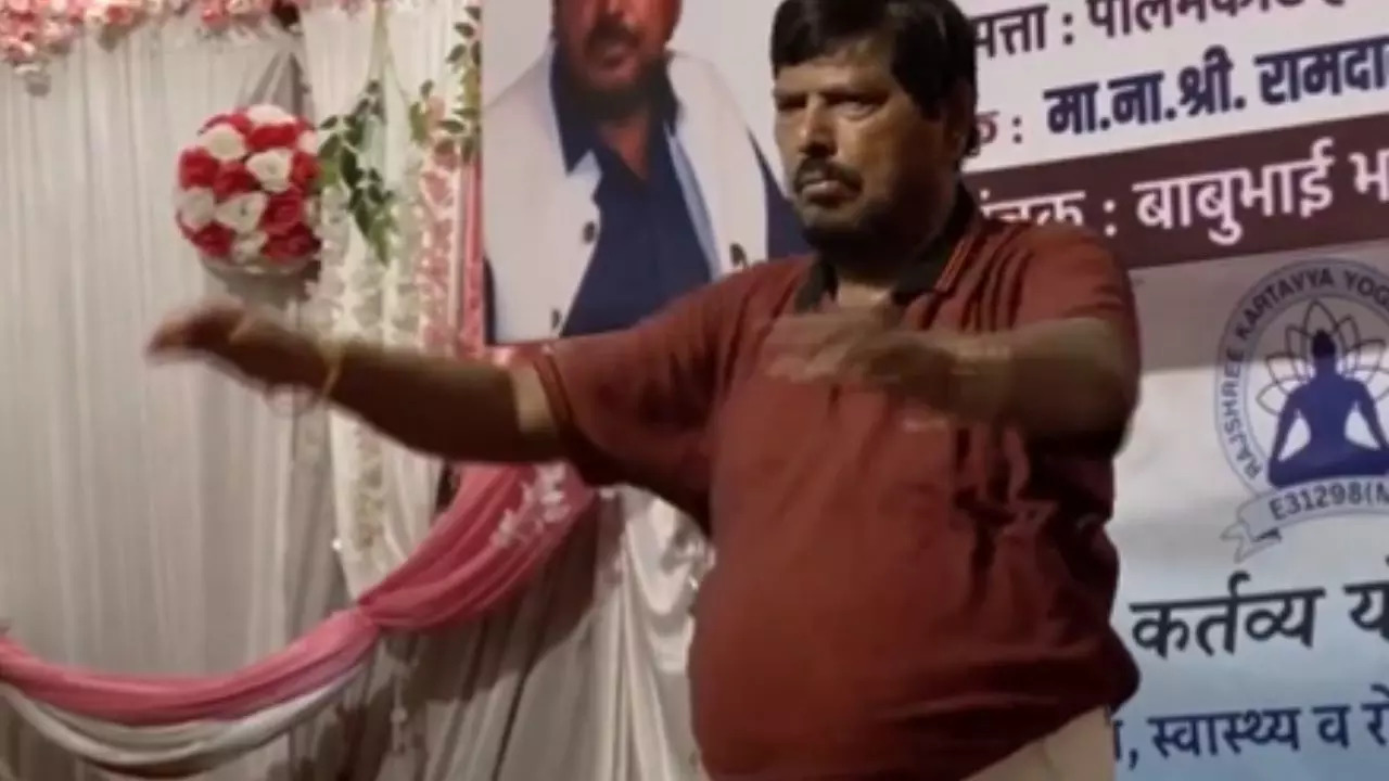 On Union Minister Ramdas Athawale's Yoga Day Video; Netizens Say  'You Are Better Off Trolling Rahul Gandhi'