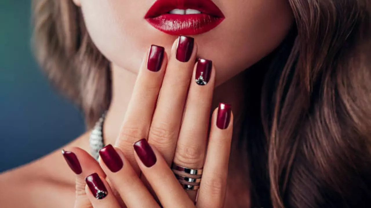 Easy Manicure Tips To Stop Your Nail Polish From Chipping