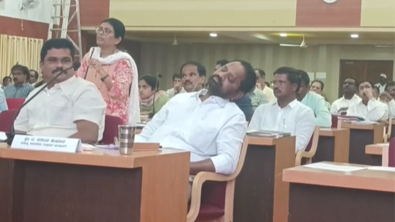 Congress Leader Sleeps