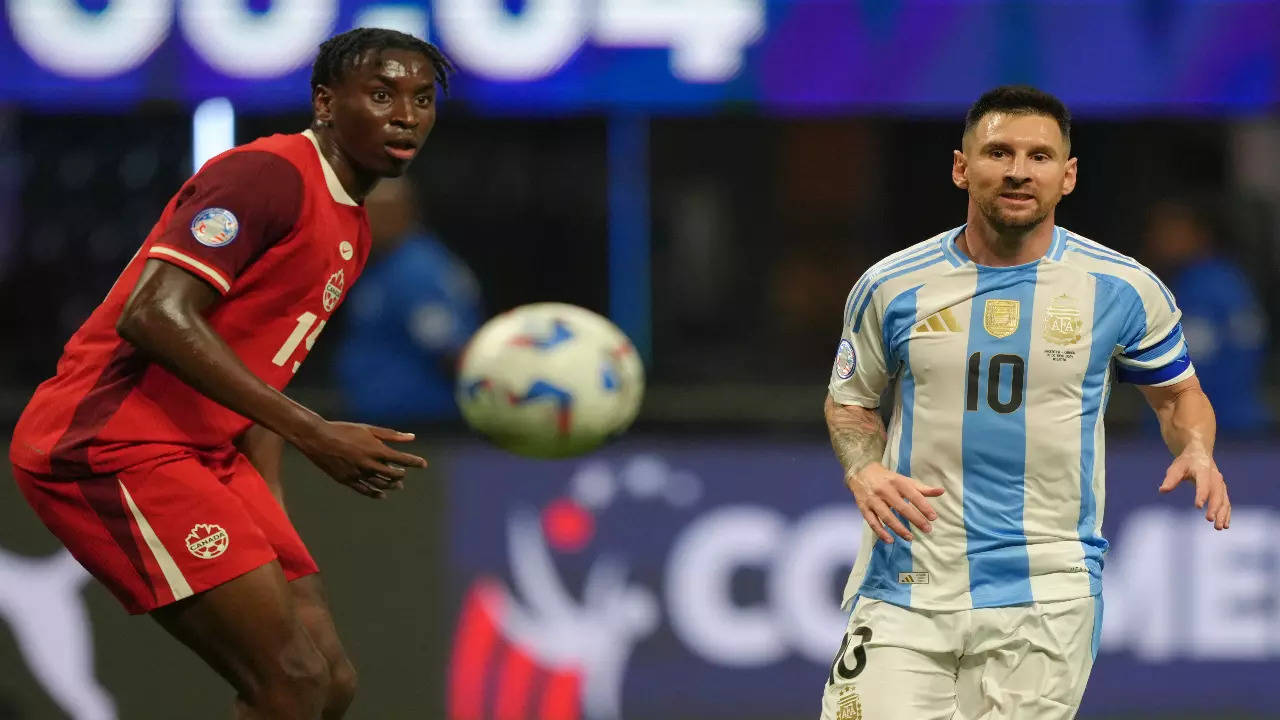 Moise Bombito and Lionel Messi in action