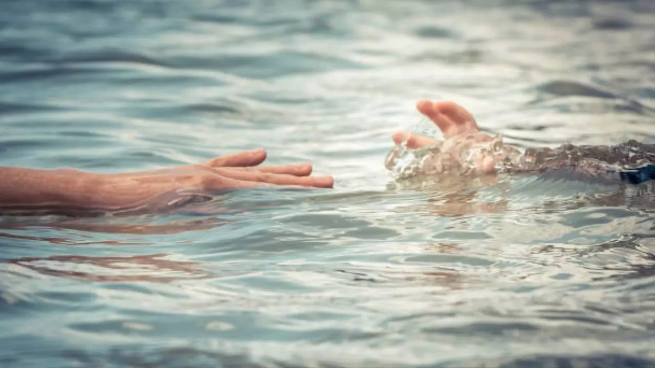 drowning image, istock