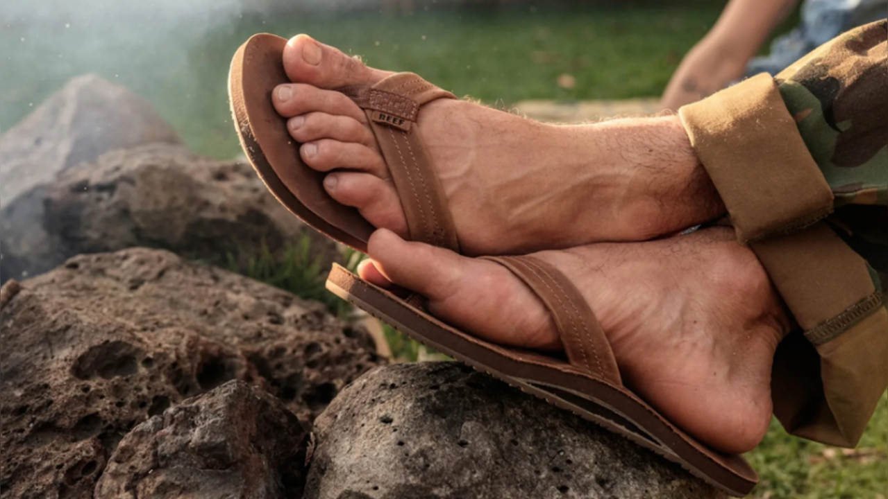 New Yorkers Respond To ‘Wearing Flip-flops Is Like Walking Barefoot’ Debate: ‘It Is Comfy’