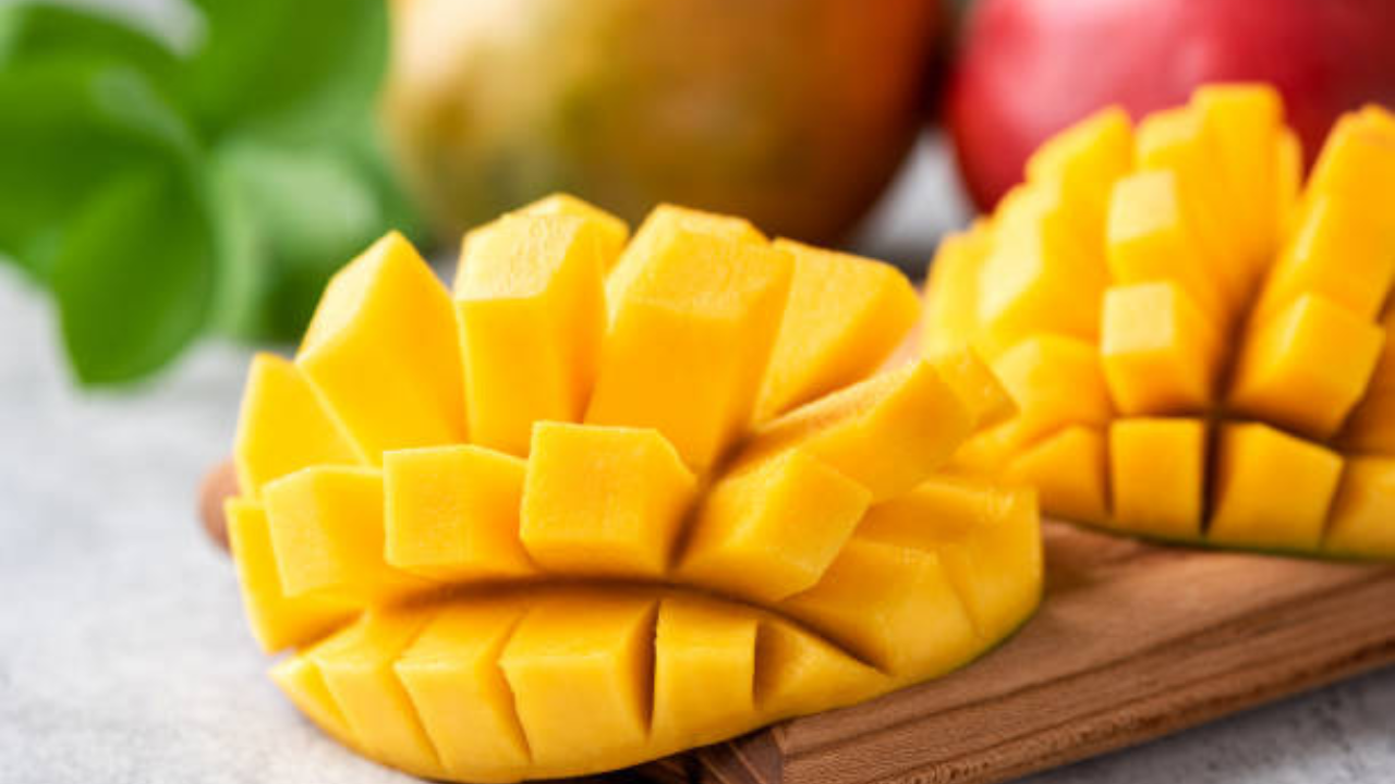 is it right or wrong to refrigerate mangoes