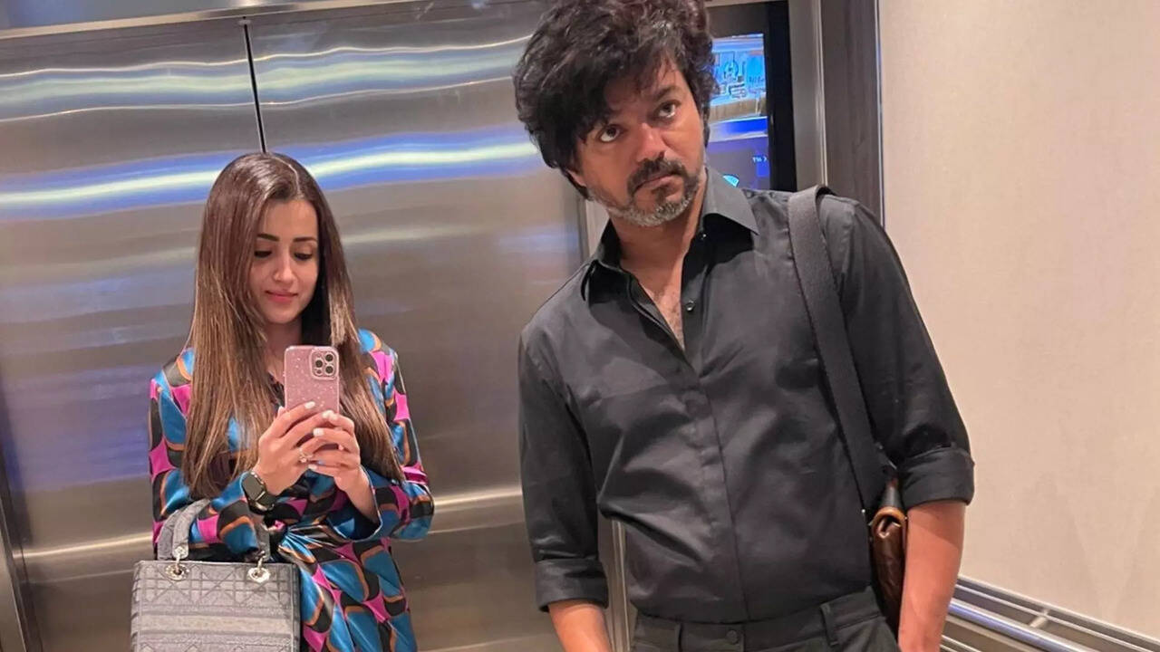  சாகும்வரை உன்னை காதலிப்பேன் பேபி .. விஜய்க்கு உருகி உருகி வாழ்த்து சொன்ன த்ரிஷா! 