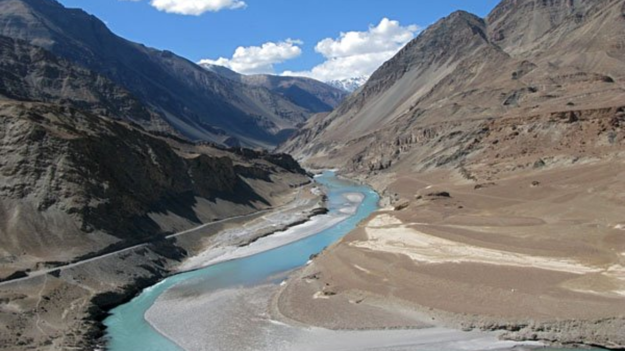 indus water treaty: pakistan delegation in  jammu and kashmir to inspect two hydroelectric projects
