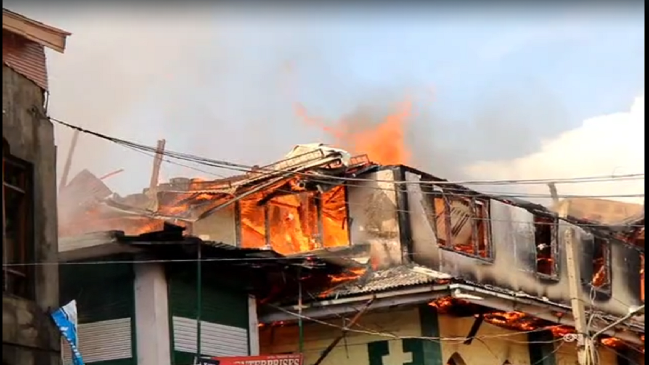 massive fire breaks out in jammu and kashmir's srinagar; several houses gutted in blaze | video