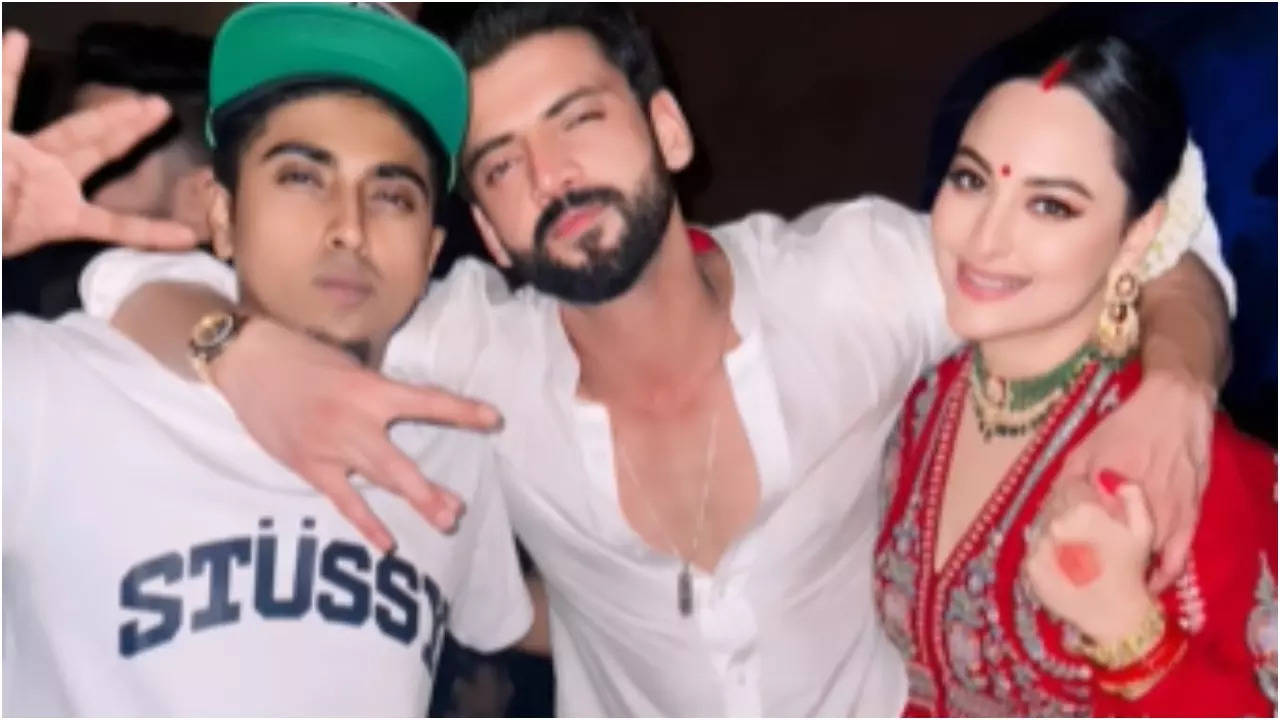 MC Stan Attends Sonakshi Sinha-Zaheer Iqbal's Wedding, Poses With Them - See Pic