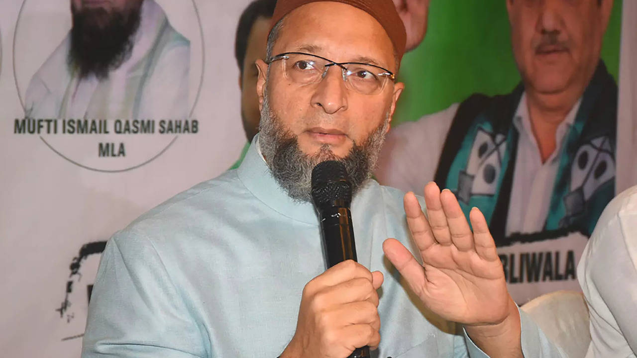 asaduddin owaisi says 'jai palestine' after taking oath as lok sabha mp | video