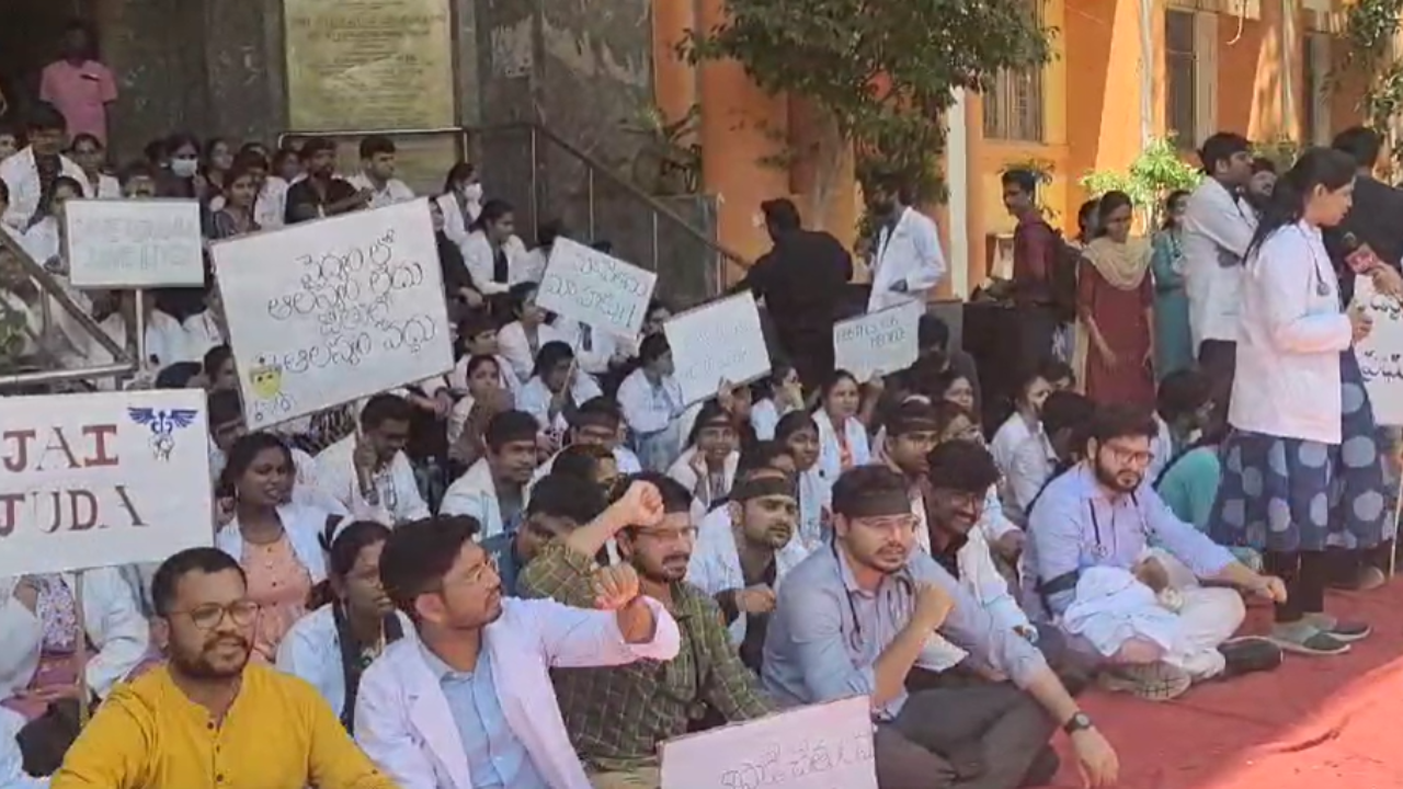 over 5,000 junior doctors on indefinite strike, hyderabad hospitals face troubles