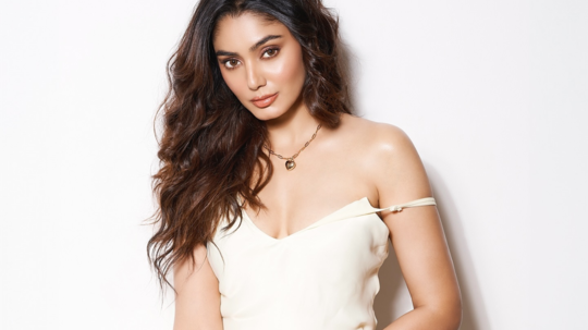 Bigg Boss OTT 3 Fame Sana Makbuls Sizzling Pics