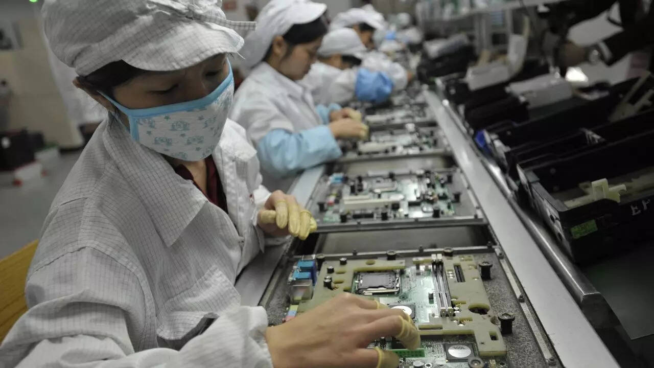 Foxconn Excludes Married Women from Jobs At Indian iPhone Plant: Report