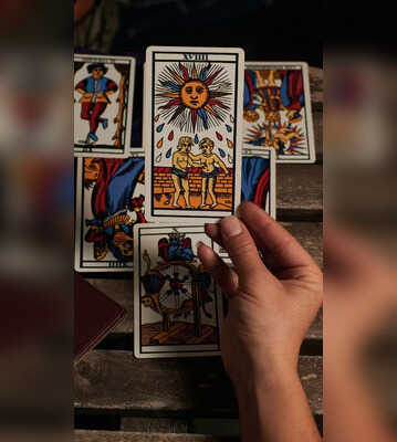 Tarot Card Predictions for All Zodiac Signs for June 26 2024
