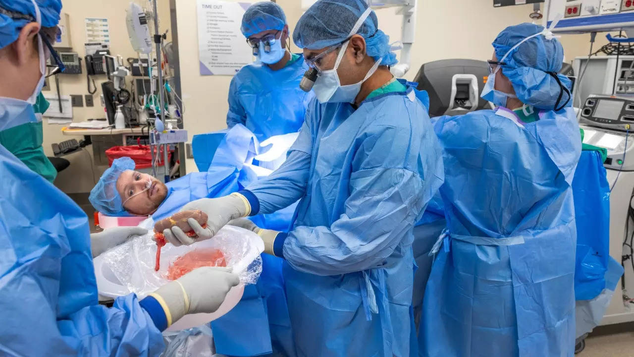John Nicholas undergoes first-ever awake kidney transplant. | Northwestern Medicine