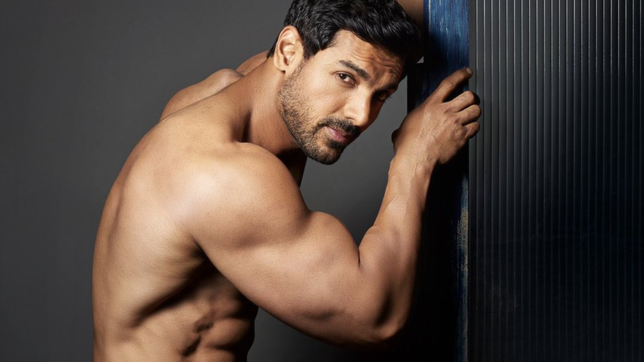 B-Town’s Hunk John Abraham Went Nude In New York