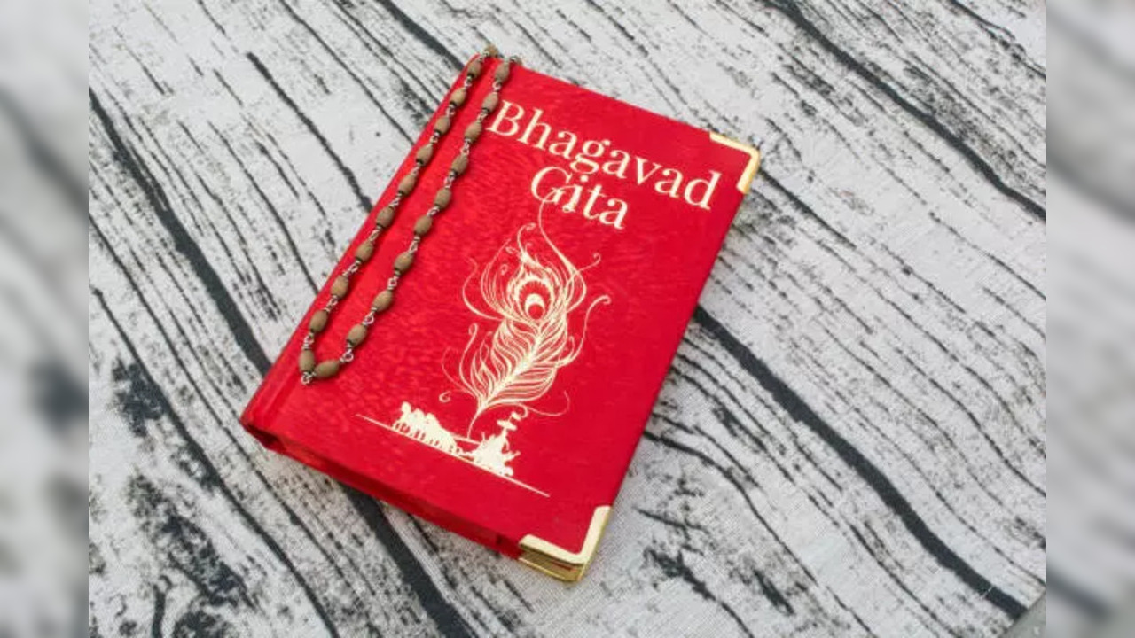 What does the Bhagavad Gita tell us about attaining salvation during our lifetime