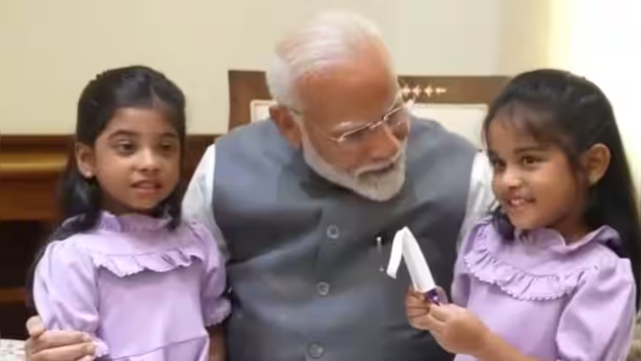 PM Modi Received Two Special Guests At Parliament