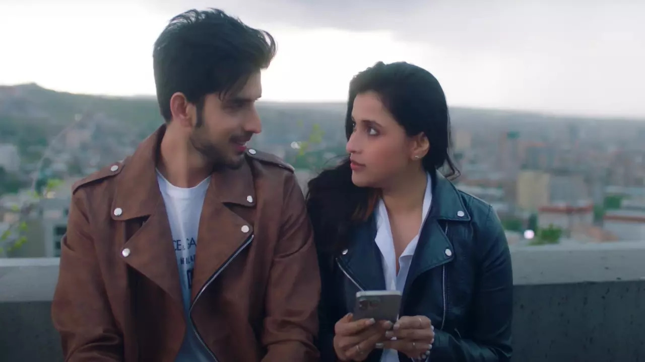 Dheere Dheere Song Out: Mannara Chopra-Paras Kalnawat's Romantic Track Is All About Falling In Love With Time