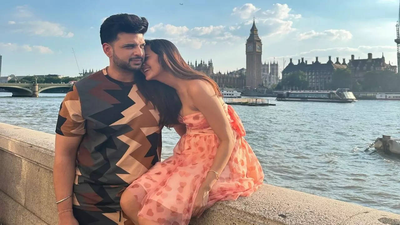 Tejasswi Prakash-Karan Kundrra Bust Breakup Rumours With Their Mushy Pictures From London
