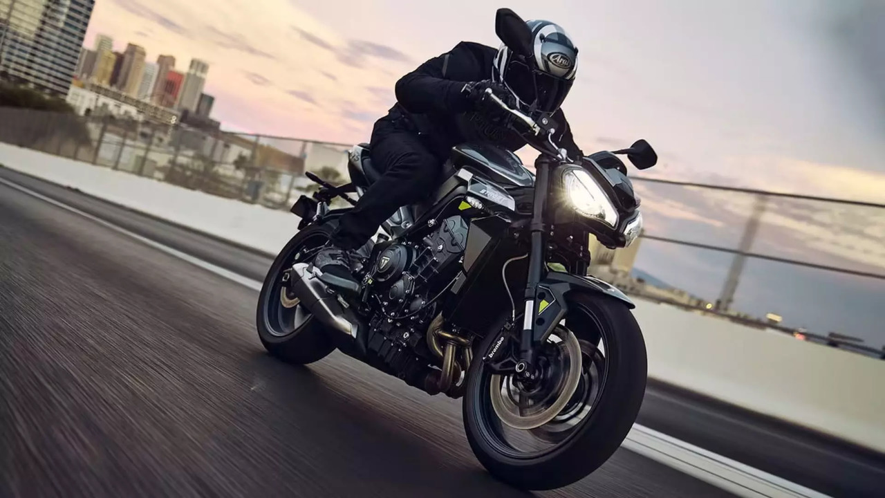 Triumph Street Triple R Times Drive