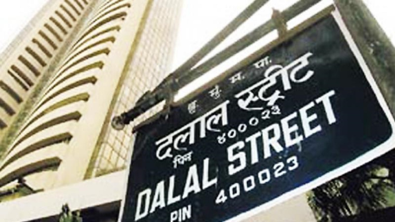 Stock Market Closing Today: NSE, BSE End Week in Red, Dragged by Banking After Record Highs