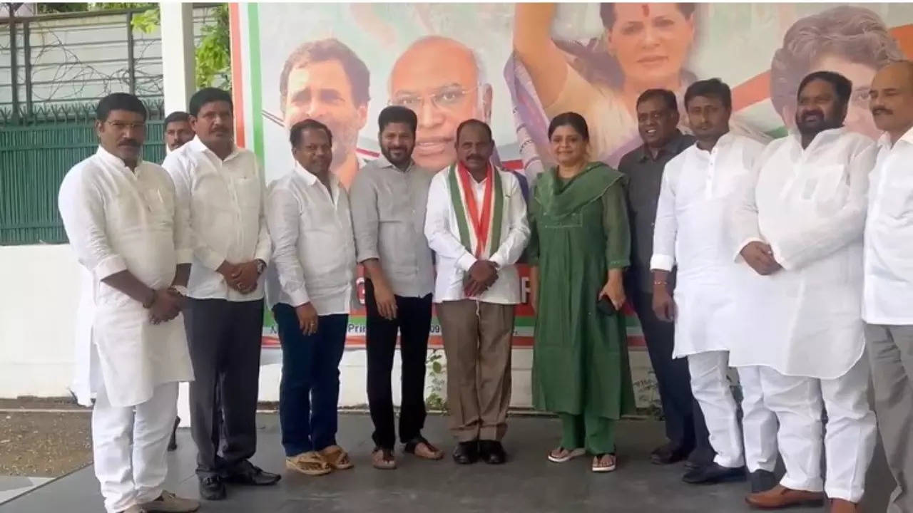 MLA Yadaiah joined Congress