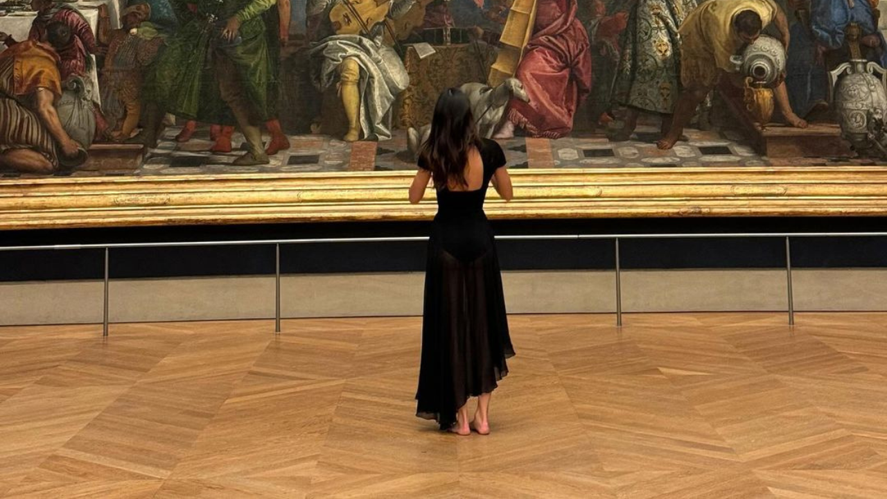 Kendall Jenner's barefoot date at the Louvre