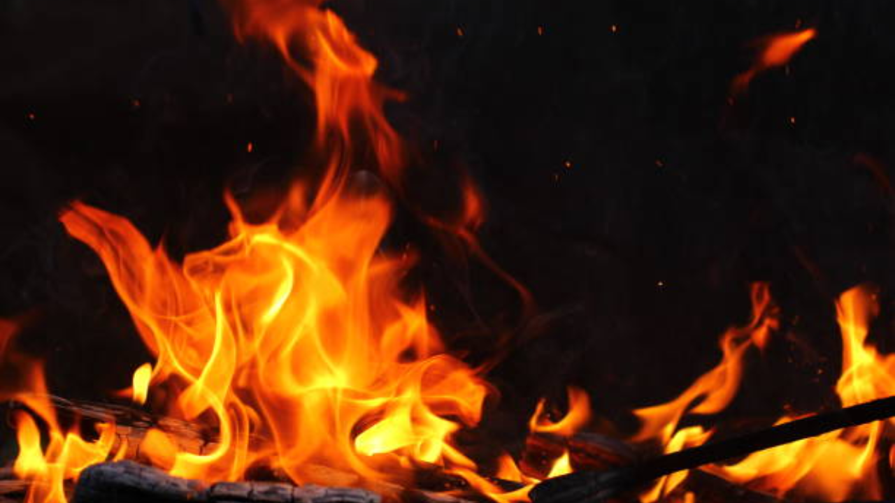 60-year-old chennai man sets live-in partner on fire after she refused to meet him