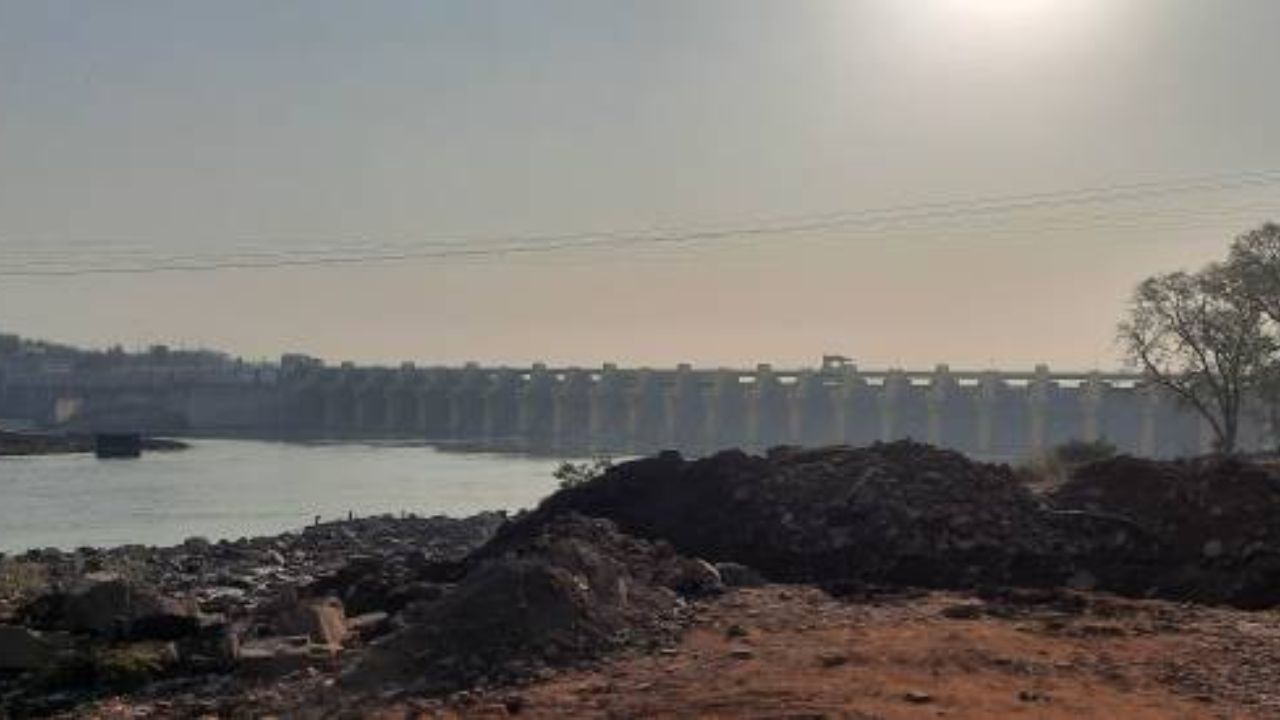 bmc says water level in mumbai's 7 key reservoirs is merely at 5.4% of full capacity: report