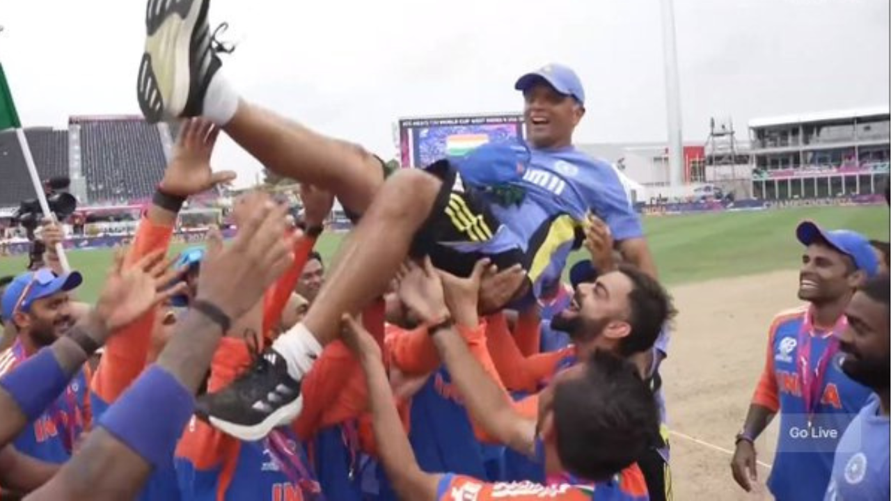 Kohli, Rohit Lifting Rahul Dravid After World Cup Win