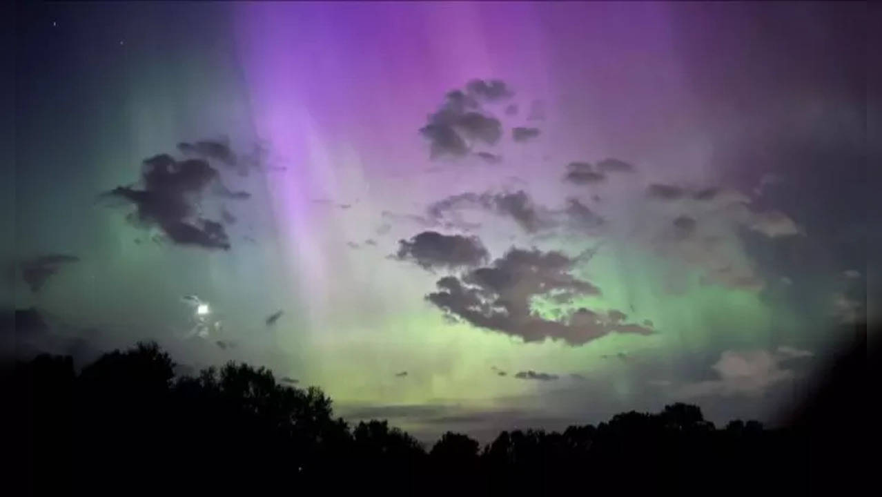 Aurora Borealis Lighting Up The Night Skies