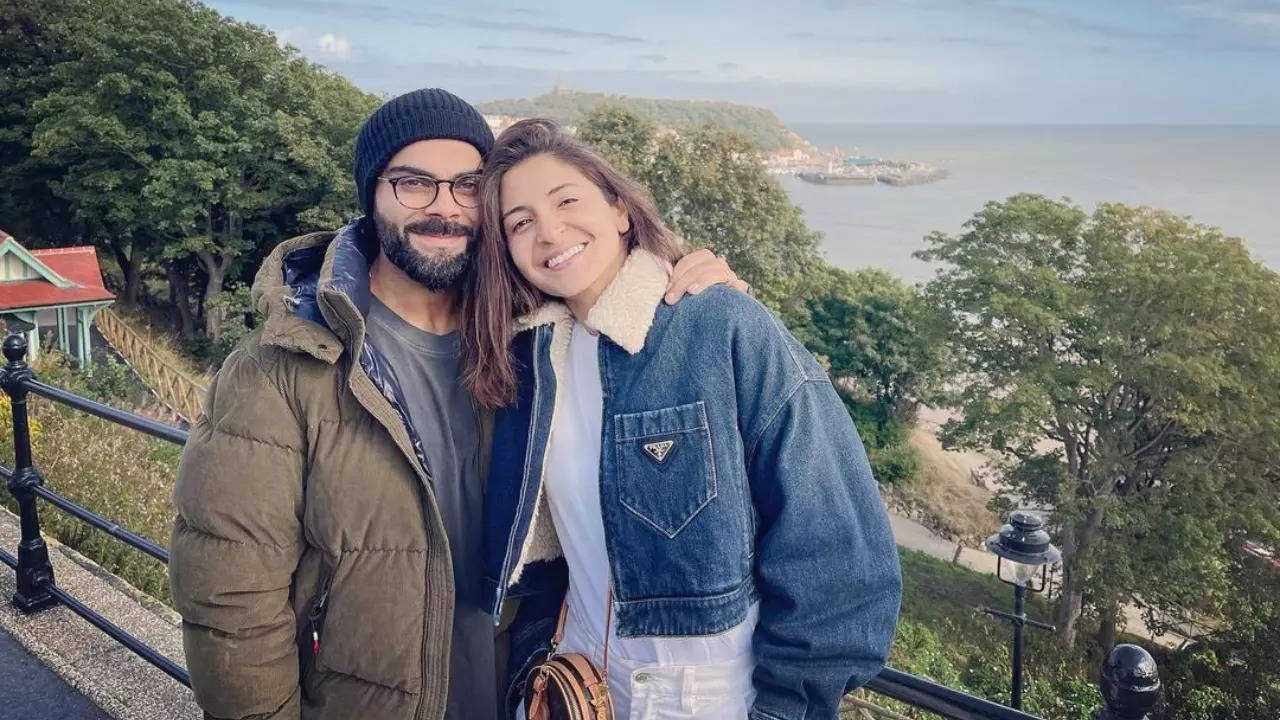 Virat Kohli & Anushka Sharma