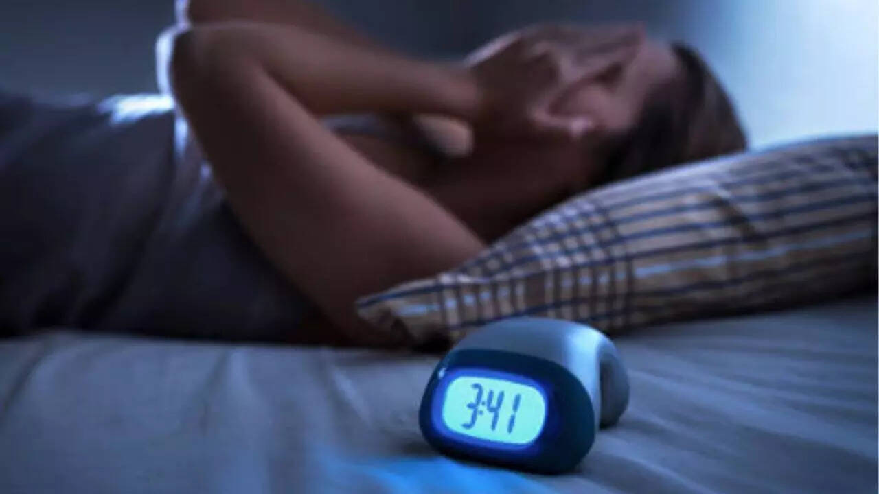 What Is Somniphobia? Expert Shares Causes, Symptoms And Lifestyle Changes To Combat The Fear Of Falling Asleep